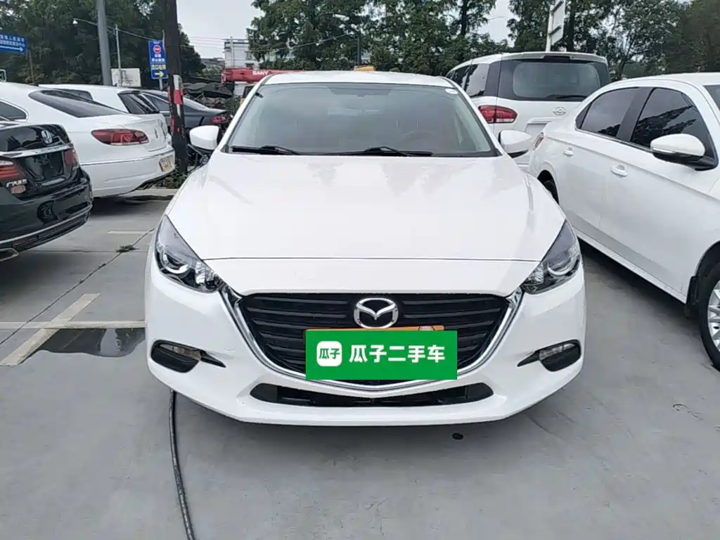 Mazda 3 Axela Cloud Control Hatchback 1.5 L Auto Comfort CN-V