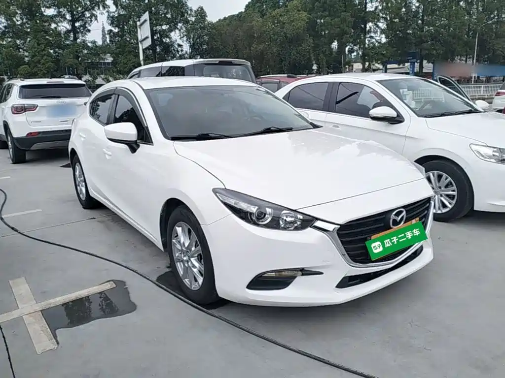 Mazda 3 Axela Cloud Control Hatchback 1.5 L Auto Comfort CN-V