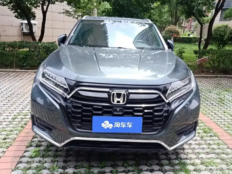 Honda UR-V 370 TURBO 4 WD Honor Shine
