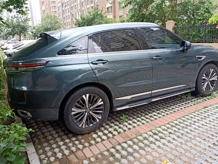 Honda UR-V 370 TURBO 4 WD Honor Shine