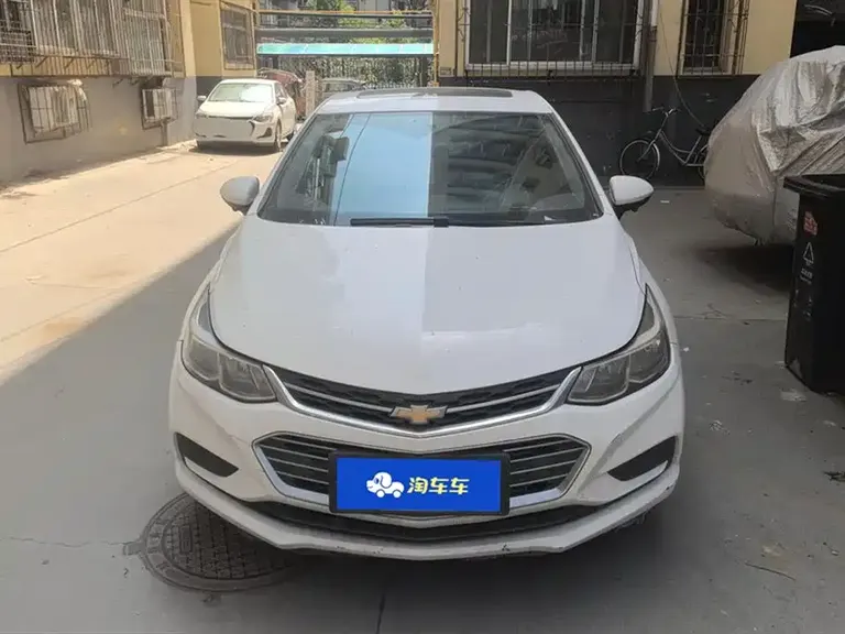 Chevrolet Cruze 1.5 L Auto Pioneer Sunroof