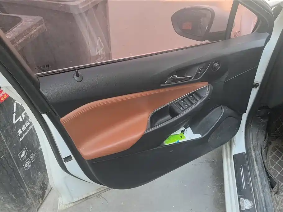 Cruze 1.5 L Auto Pioneer Sunroof