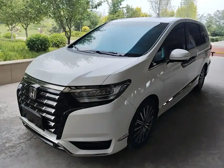 Honda Elysion 2.0 L e:HEV Luxury Early Enjoyment