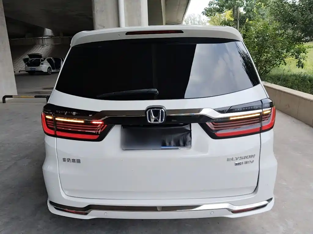 Elysion 2.0 L e:HEV Luxury Early Enjoyment