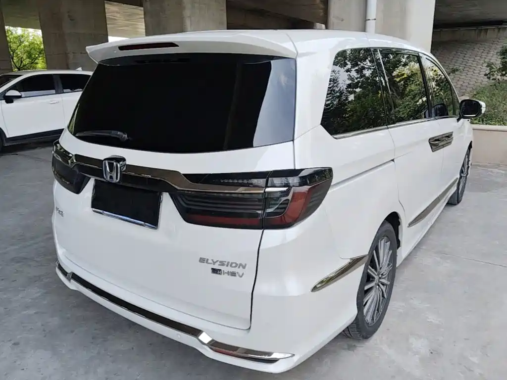 Elysion 2.0 L e:HEV Luxury Early Enjoyment
