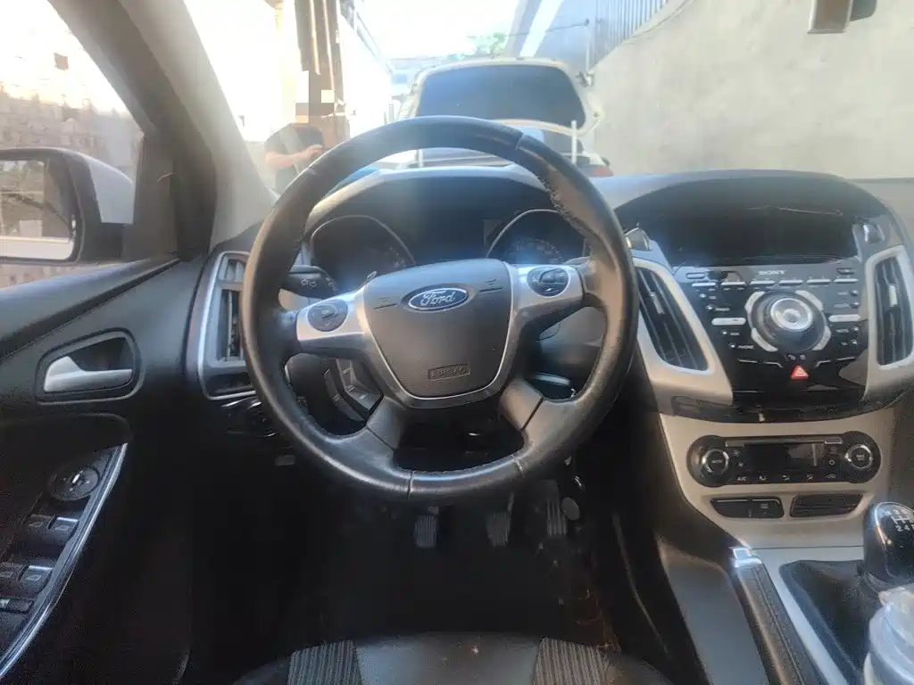 Focus Hatchback 2.0 L Manual Luxury Sport