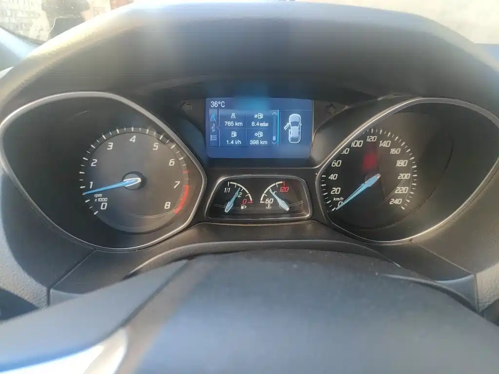 Focus Hatchback 2.0 L Manual Luxury Sport
