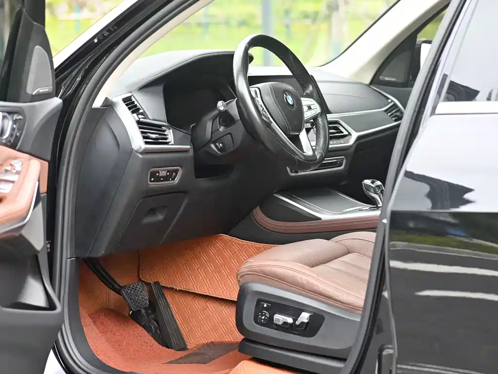 BMW X7 xDrive40 i Leading Luxury Package