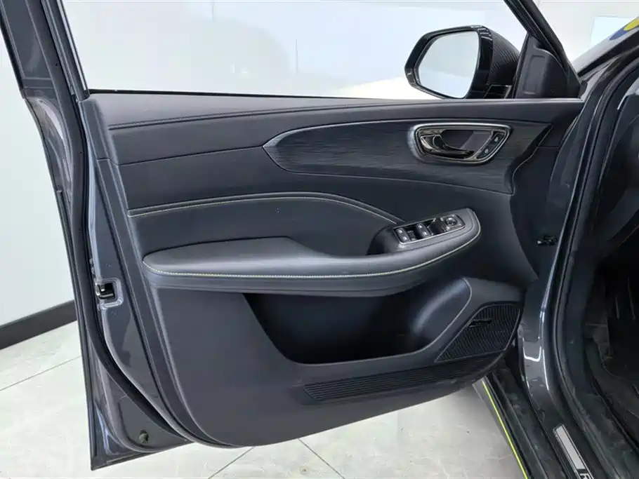 Roewe RX5 NEV 荣威RX5新能源 2021款 ePLUS 国潮荣麟豪华版