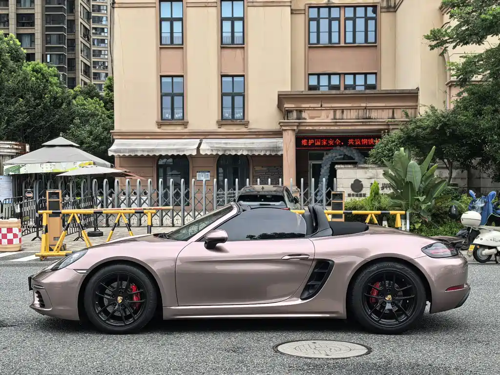Porsche 718 Boxster 2.0 T
