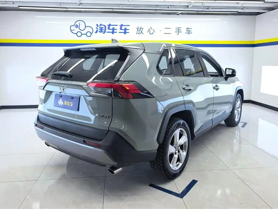 RAV4 2.0 L CVT 2 WD Style PLUS