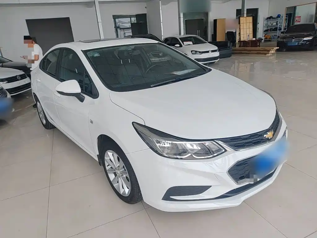 Cruze 320 Auto Pioneer Sunroof