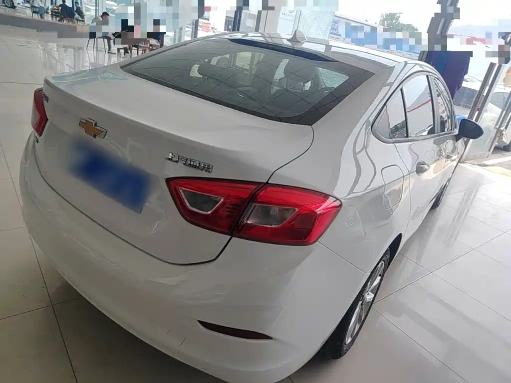 Cruze 320 Auto Pioneer Sunroof