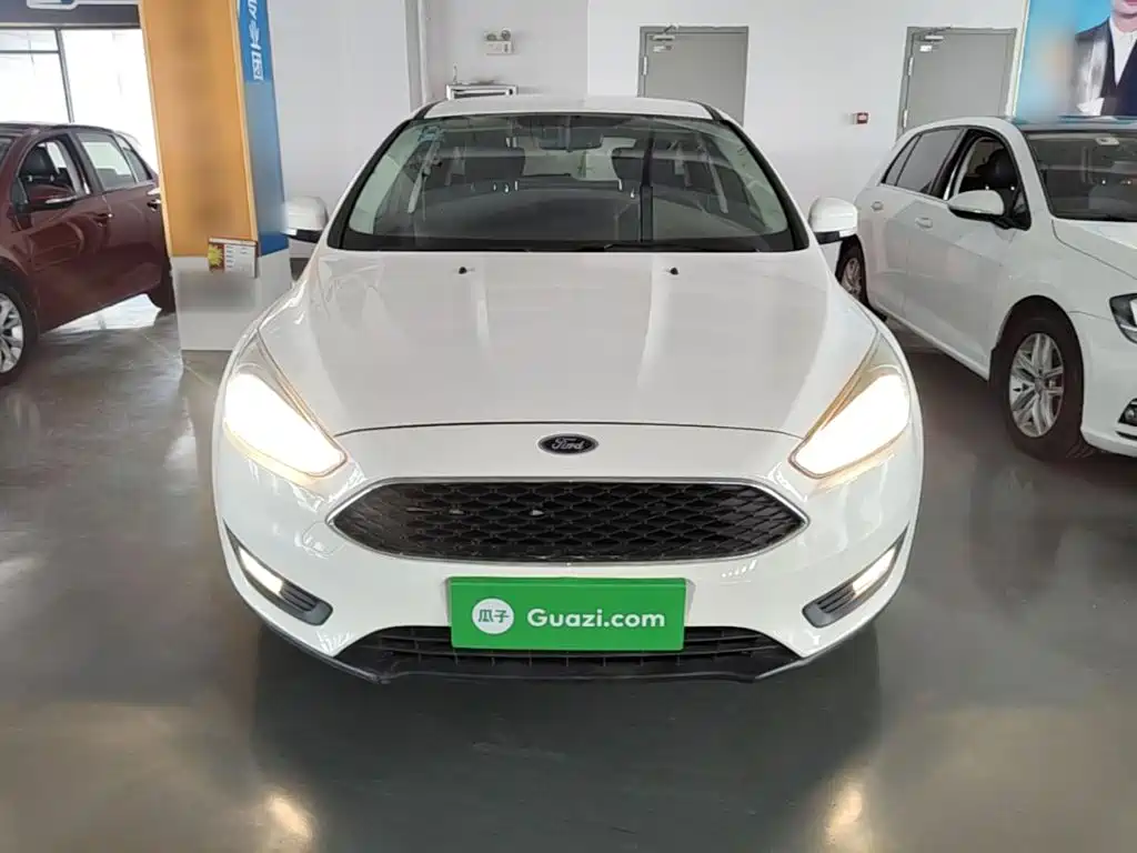 Focus Hatchback 1.6 L Auto Comfort Smart Travel