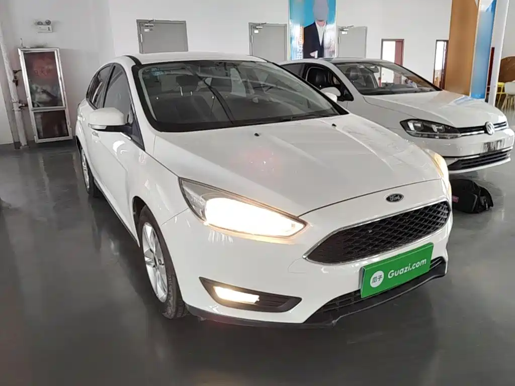 Focus Hatchback 1.6 L Auto Comfort Smart Travel