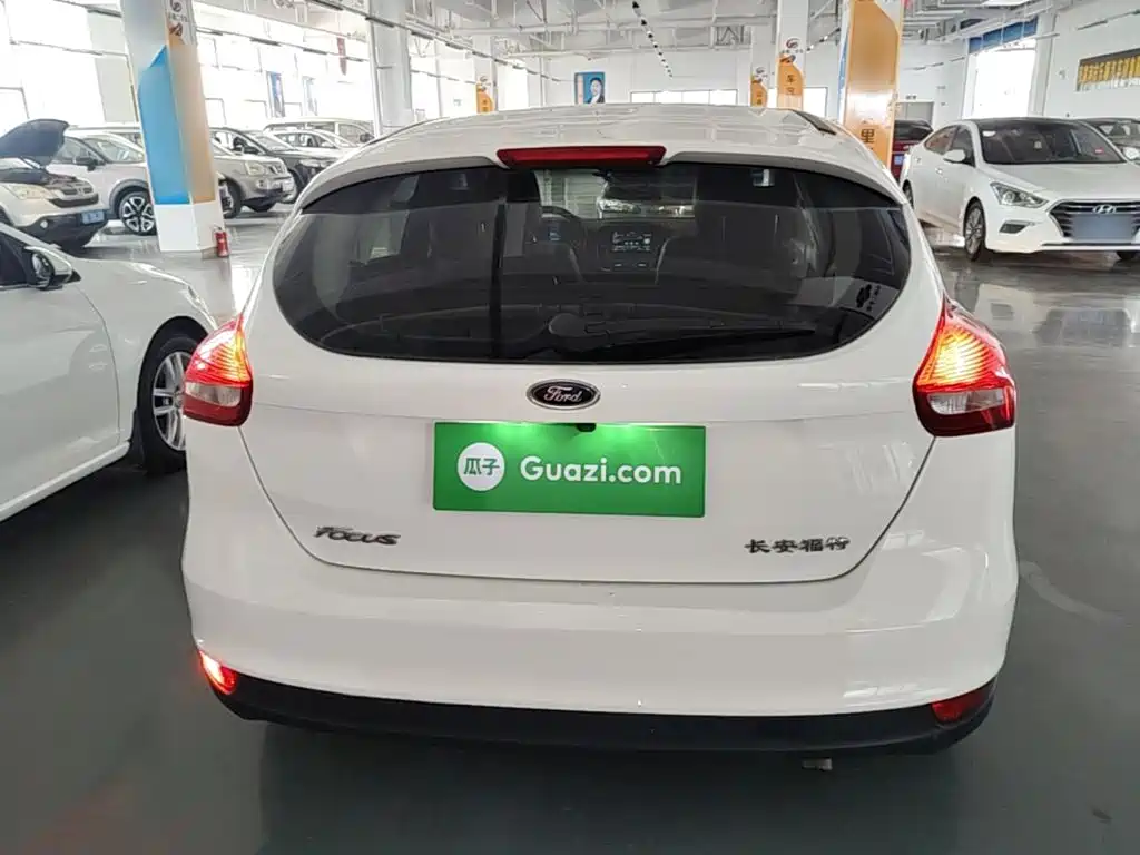 Focus Hatchback 1.6 L Auto Comfort Smart Travel
