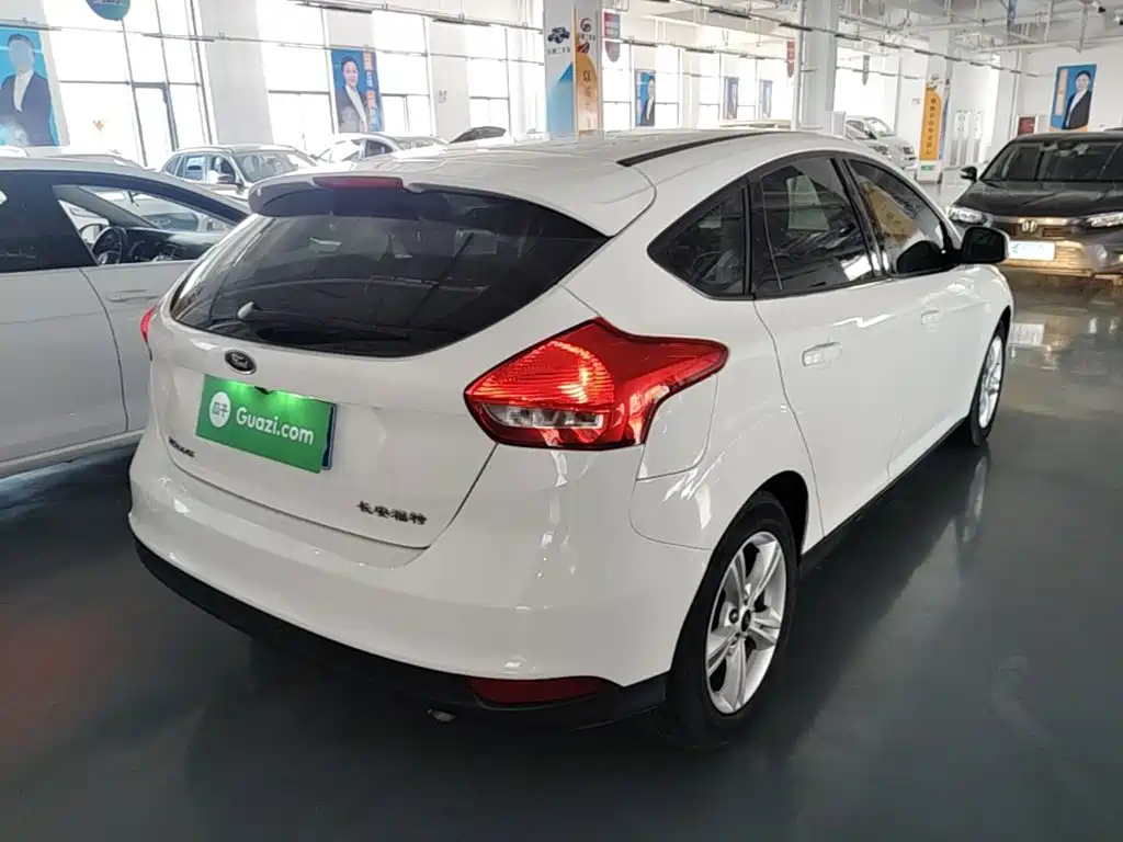 Focus Hatchback 1.6 L Auto Comfort Smart Travel
