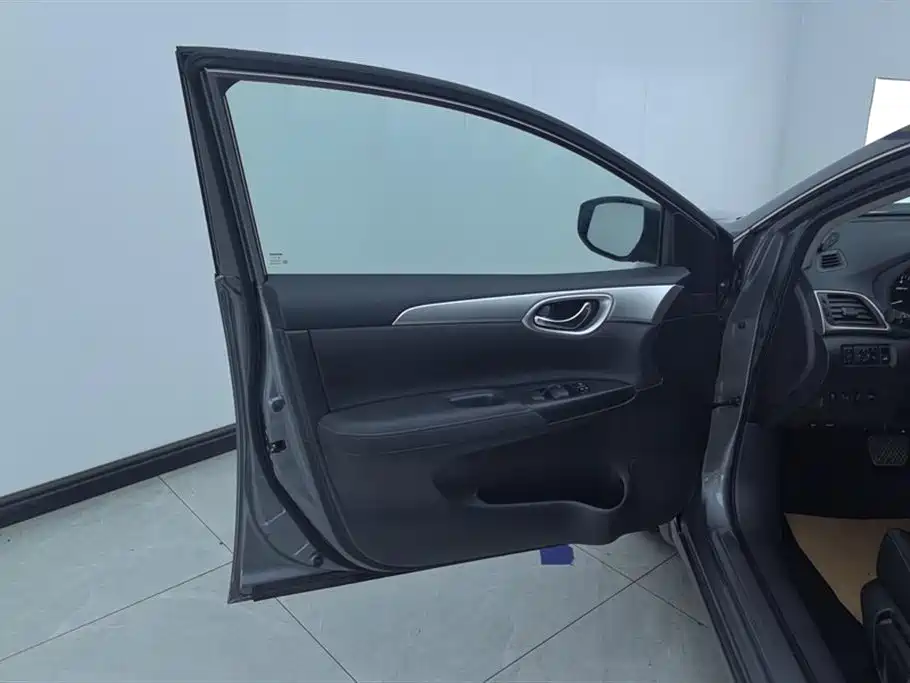Sylphy Classic 1.6 XE CVT Comfort