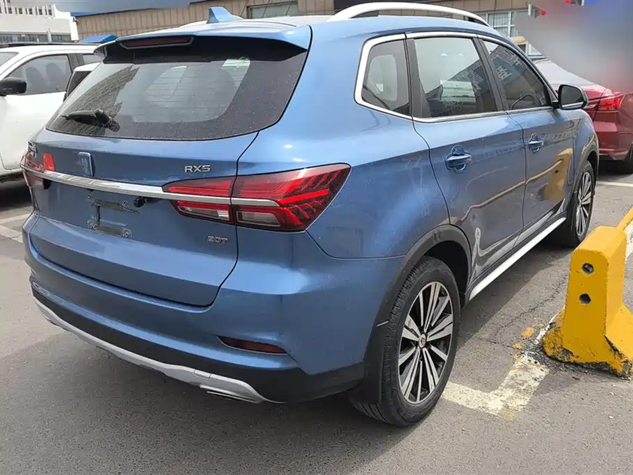 Roewe RX5 荣威RX5 2019款 20 T 两驱手动4 G互联铂金版