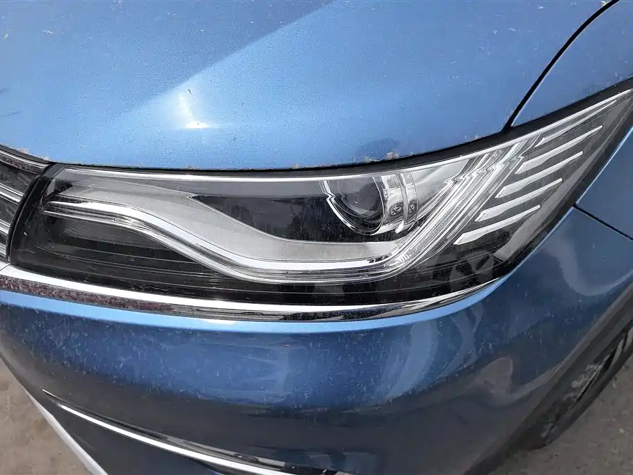 Roewe RX5 荣威RX5 2019款 20 T 两驱手动4 G互联铂金版