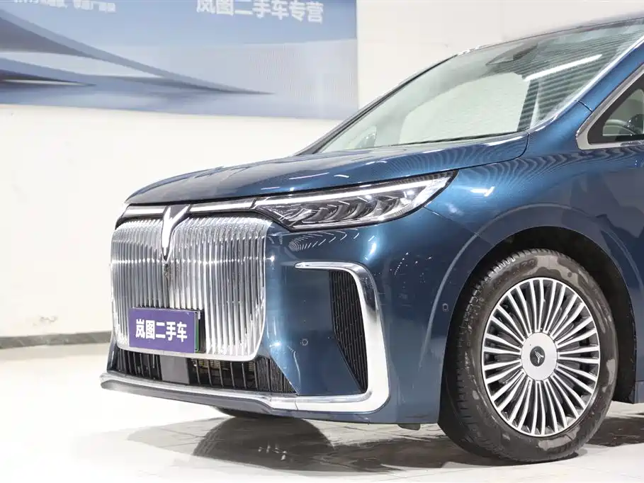 Voyah Dreamer PHEV 4 WD Flagship Kunpeng