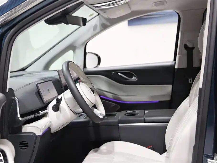 Voyah Dreamer PHEV 4 WD Flagship Kunpeng