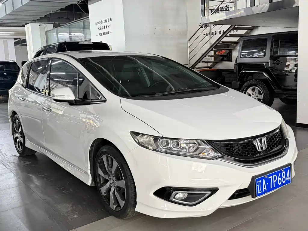 Jade 1.8 L CVT Luxury Premium 5-seat