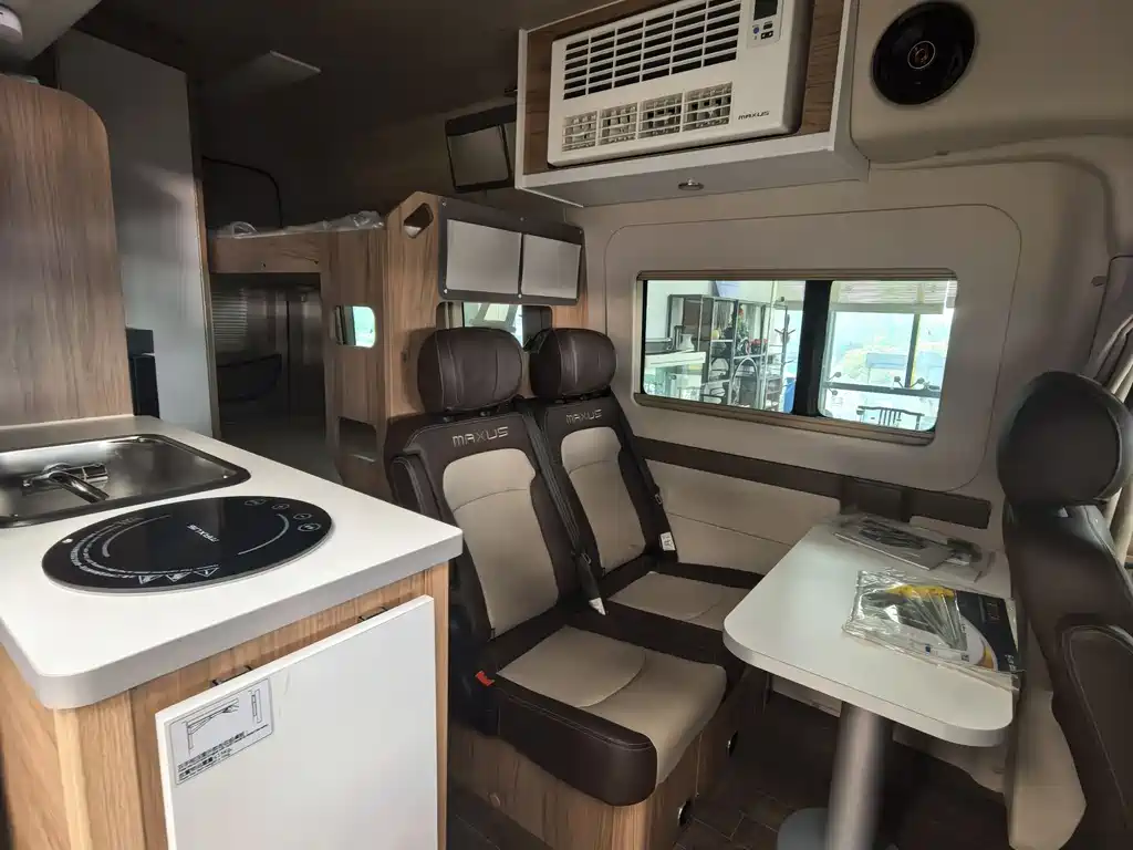 Maxus V100 RV 上汽大通MAXUS V100房车 2022款 2.0 T旅行家V100山居版纵床