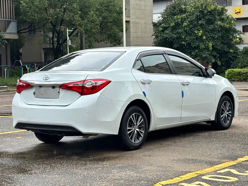 Levin 1.6 G CVT Elite