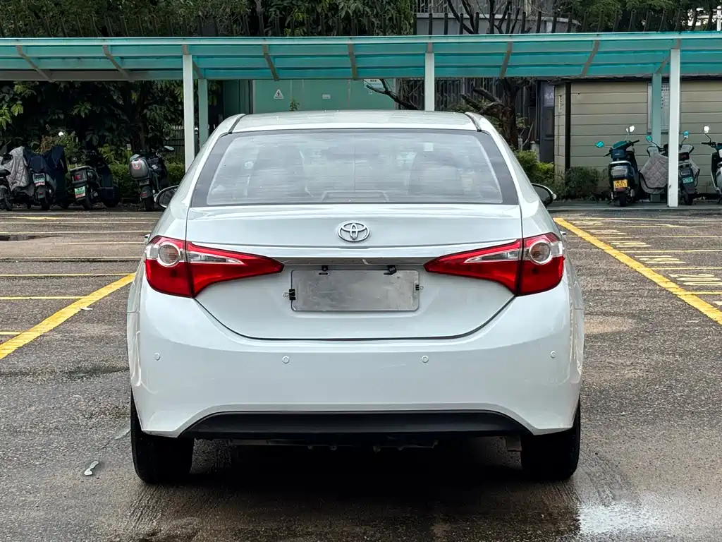 Levin 1.6 G CVT Elite