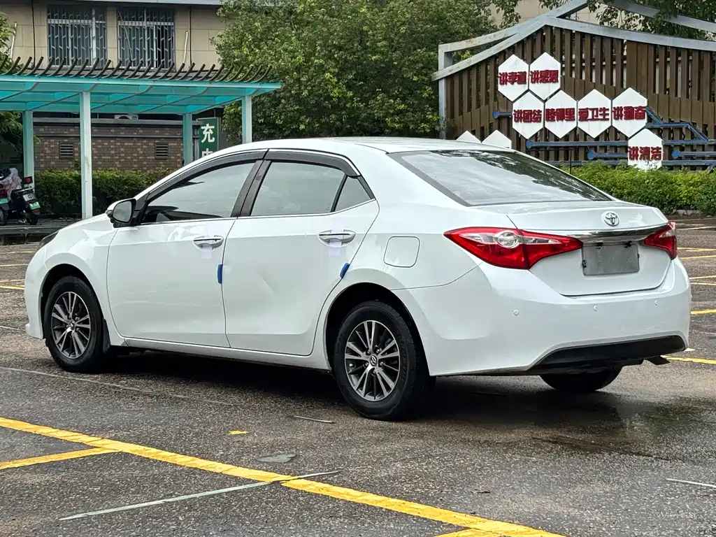 Levin 1.6 G CVT Elite