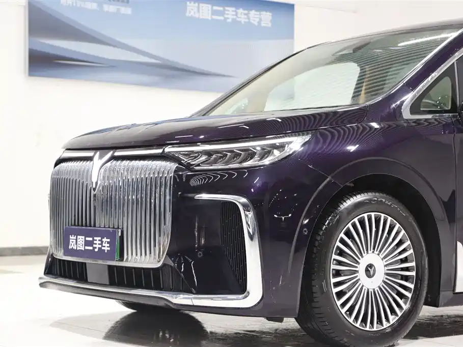 Voyah Dreamer PHEV 4 WD Flagship Kunpeng