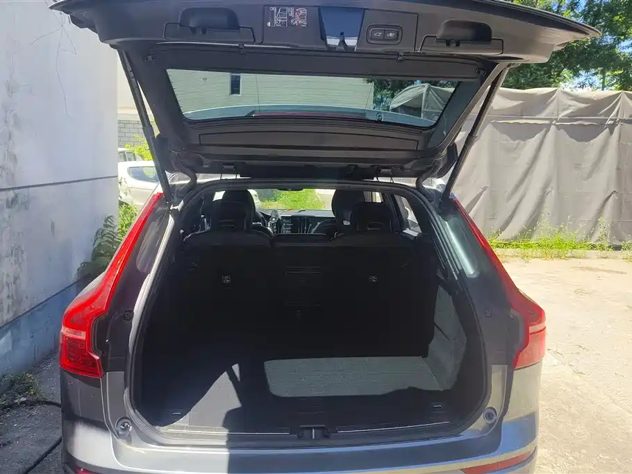 Volvo XC60 PHEV T8 E Drive Hybrid Smart Grace Sport CN-V