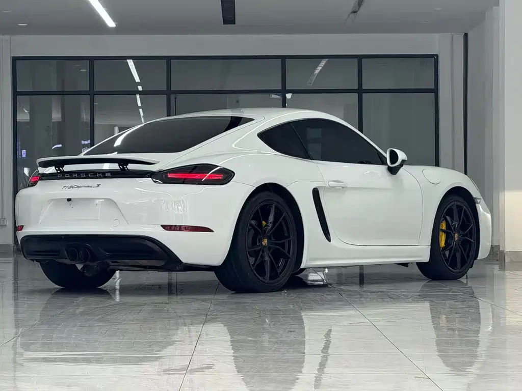 Porsche 718 Cayman 2.0 T