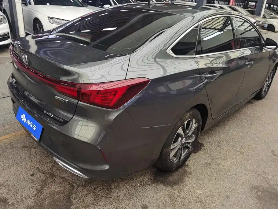 Eado Smooth Enjoyment PLUS Blue Whale NE 1.4 T GDI DCT Distinguished