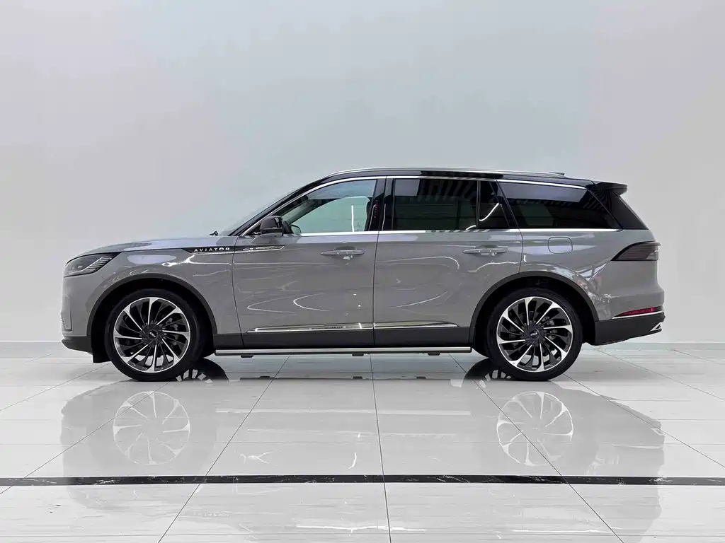 Aviator 3.0 T V6 4 WD Luxury Elegant 6-seat