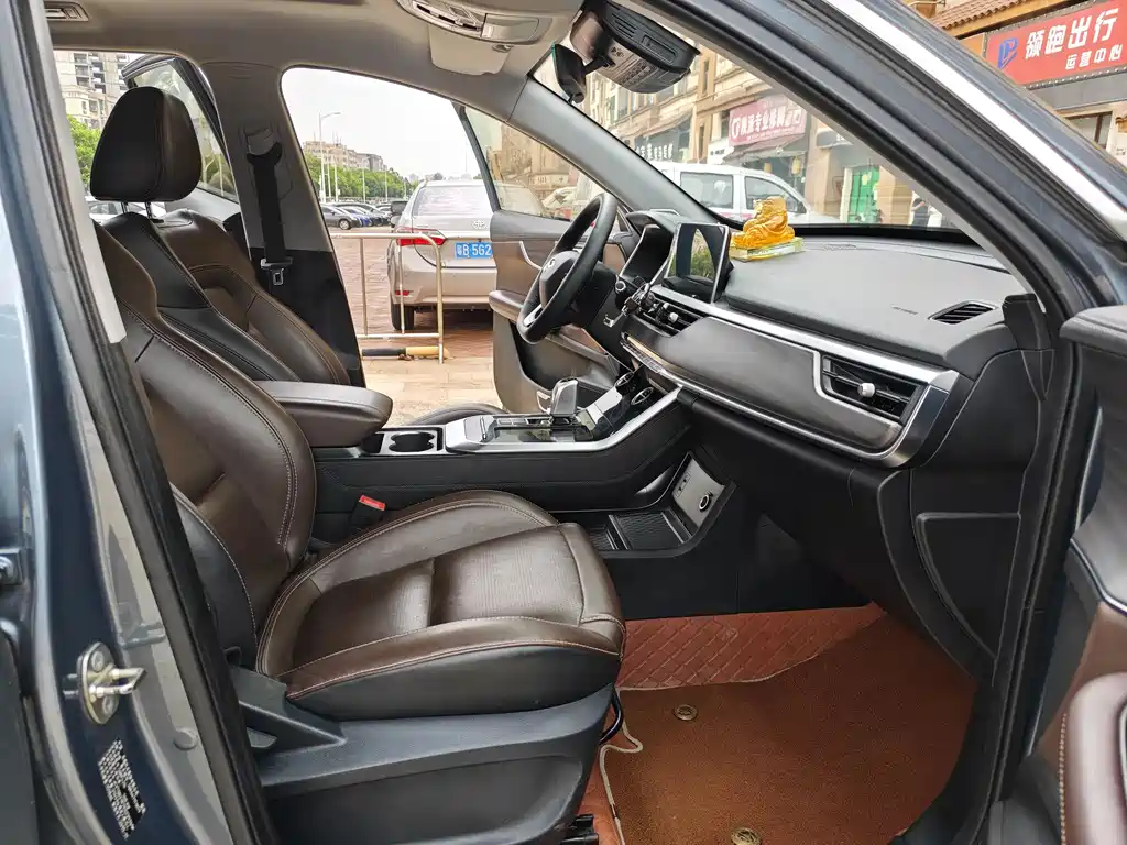 Tiggo 8 1.6 TGDI Auto Distinguished
