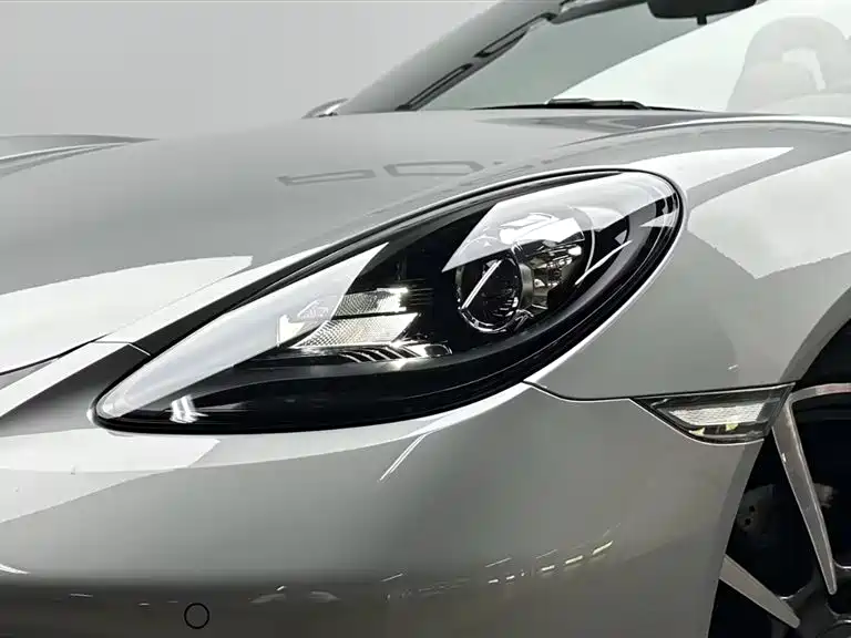 Porsche 718 Boxster 2.0 T