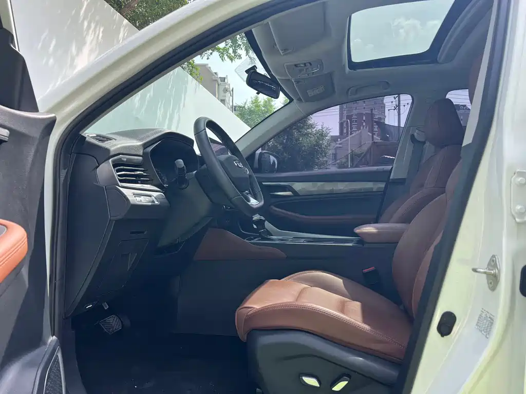 Vision X6 PRO 1.4 T Auto Distinguished
