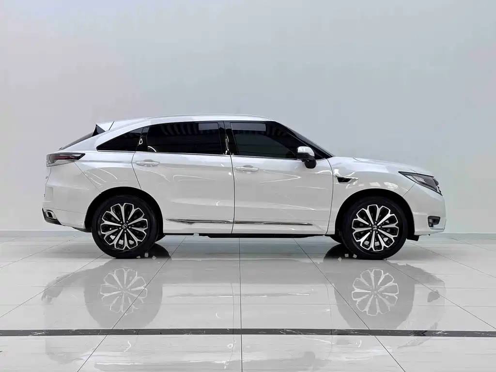 Honda UR-V 370 TURBO 2 WD Graceful