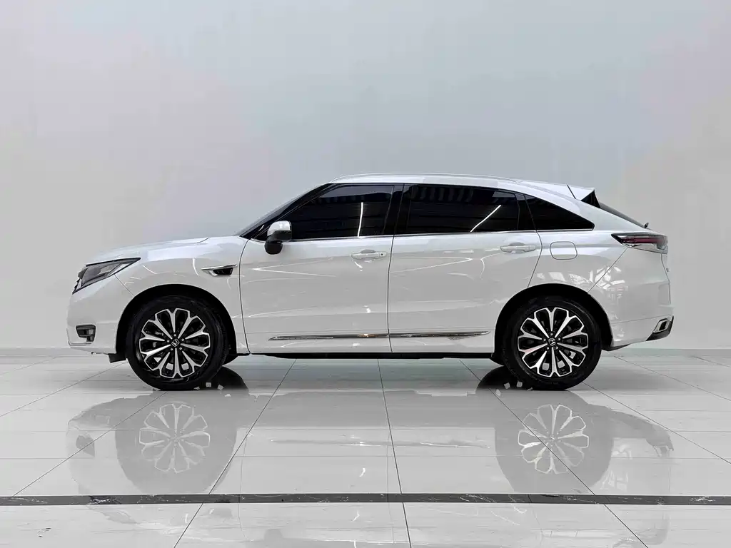 Honda UR-V 370 TURBO 2 WD Graceful