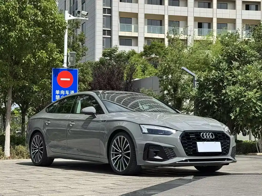 Audi A5 (Import) Sportback 40 TFSI quattro Luxury Dynamic