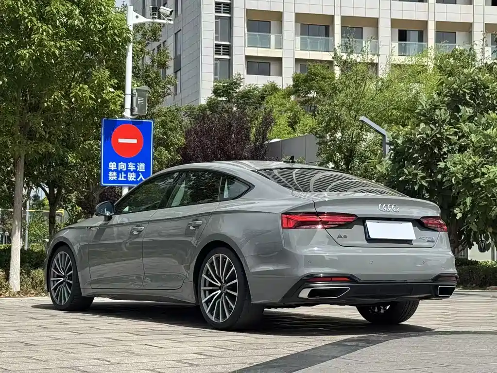 Audi A5 (Import) Sportback 40 TFSI quattro Luxury Dynamic