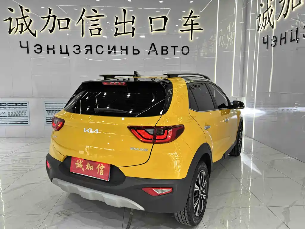 Stonic 1.4 L CVT Fun Enjoyment Sunroof