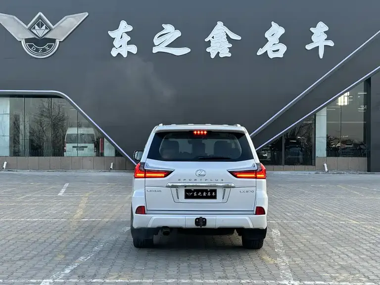 Lexus LX 雷克萨斯LX 2019款 570 铂金中东版