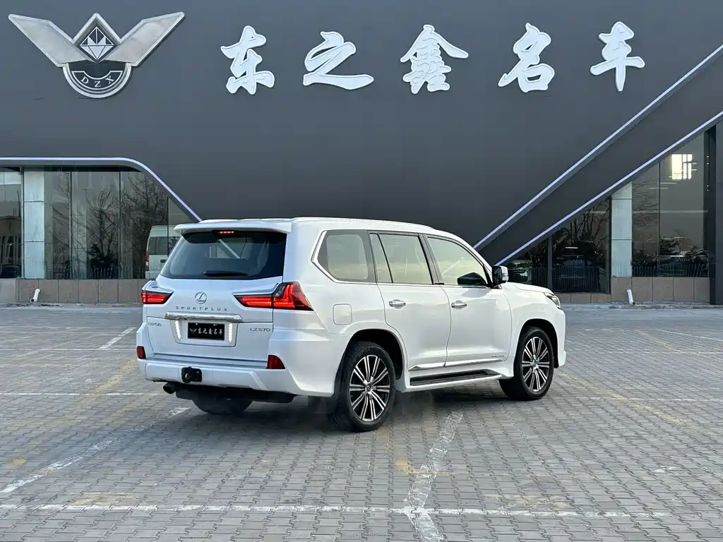 Lexus LX 雷克萨斯LX 2019款 570 铂金中东版