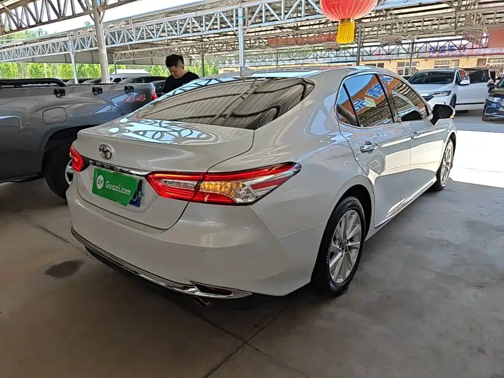 Camry 2.0 G Luxury