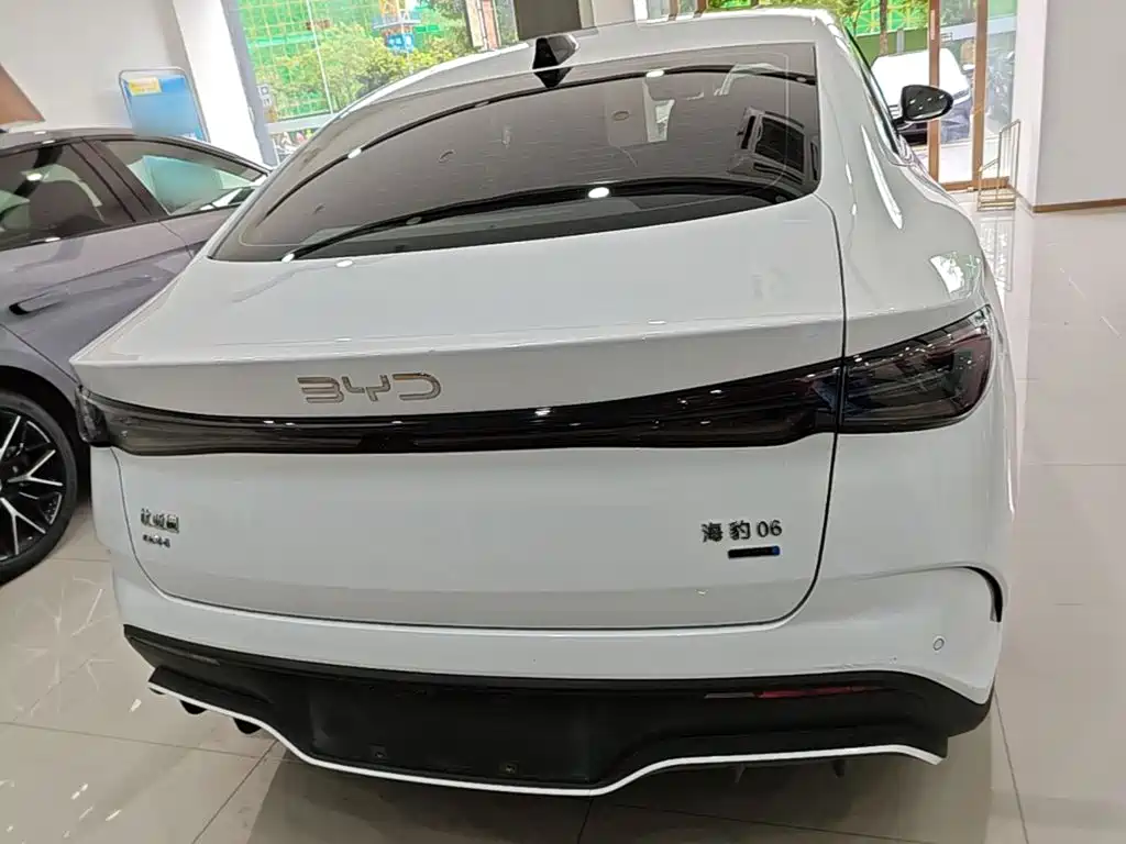 Seal 06 DM-i Smart Drive 120 KM Premium