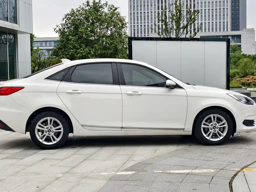 Escort Facelift 1.5 L Auto Joy CN-V