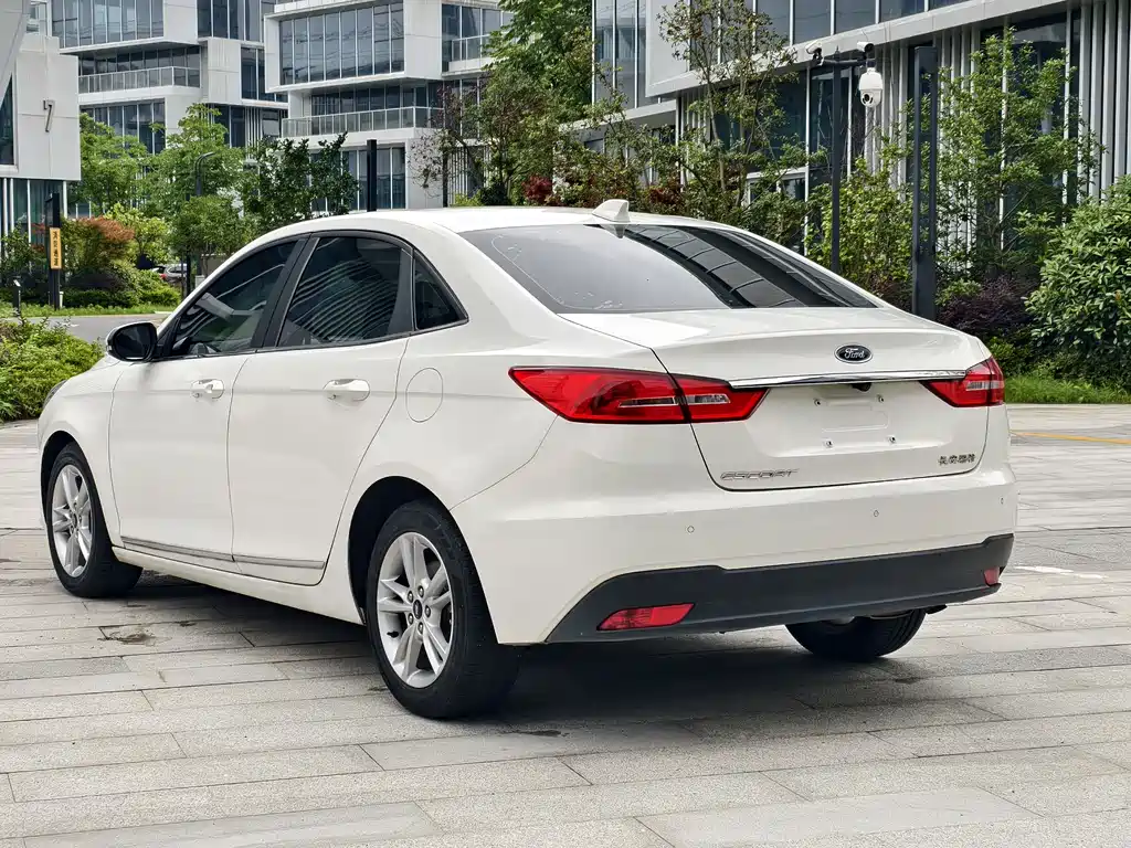 Escort Facelift 1.5 L Auto Joy CN-V